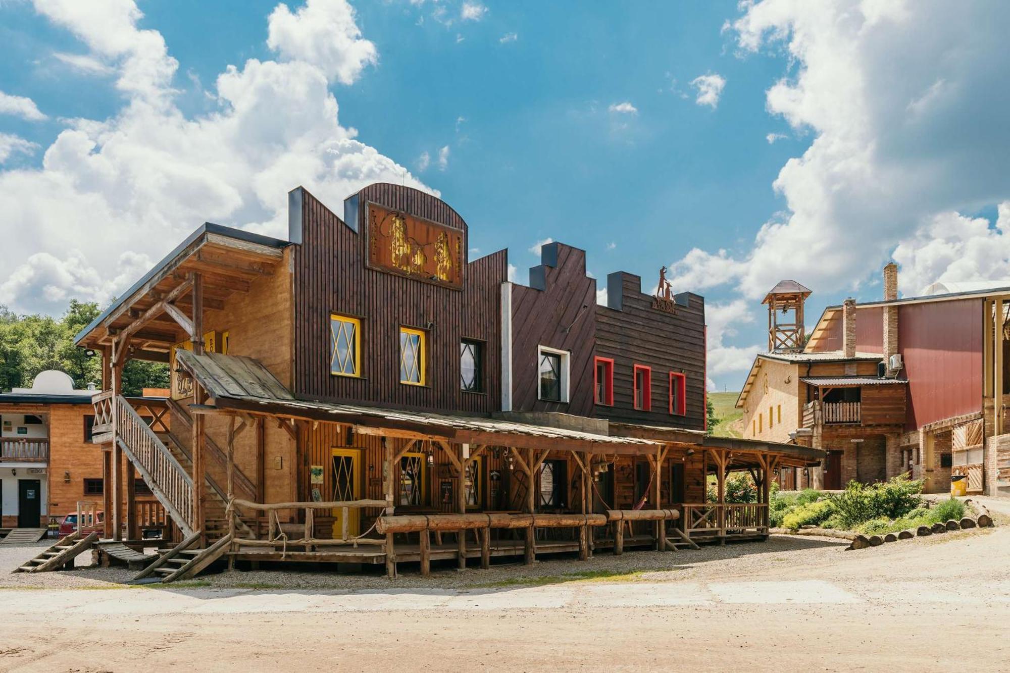 Ranch 13 - Western A Kone Nemsova Экстерьер фото