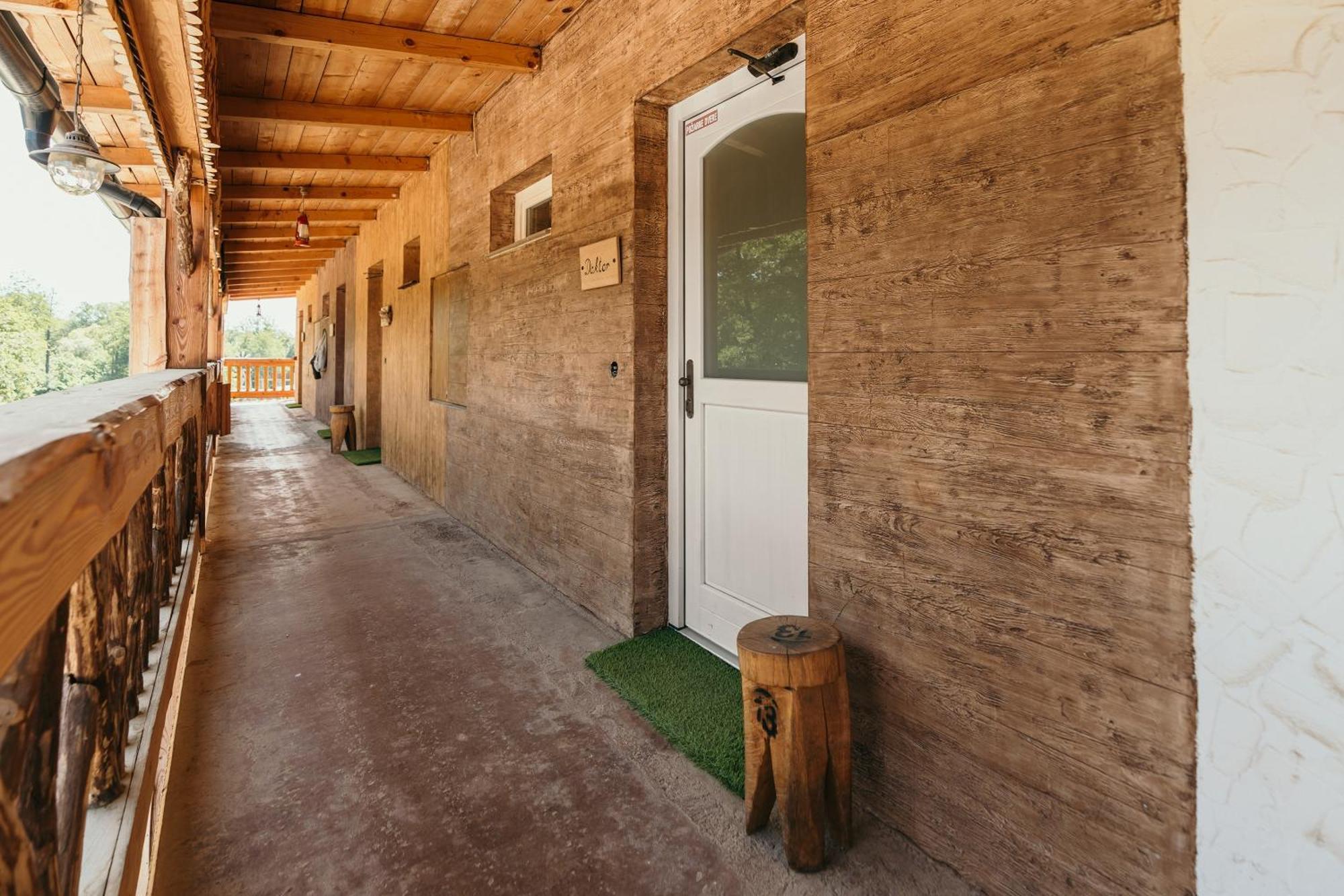 Ranch 13 - Western A Kone Nemsova Номер фото